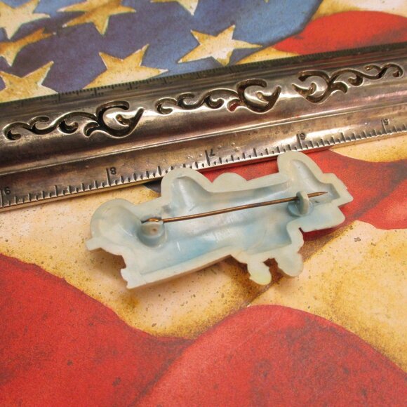 WWII MILITARY Home Front Jeep Soldiers Brooch ~ VINTAGE Military Jeep Book Piece - Picture 16 of 16